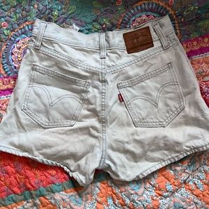 levis high rise shorts